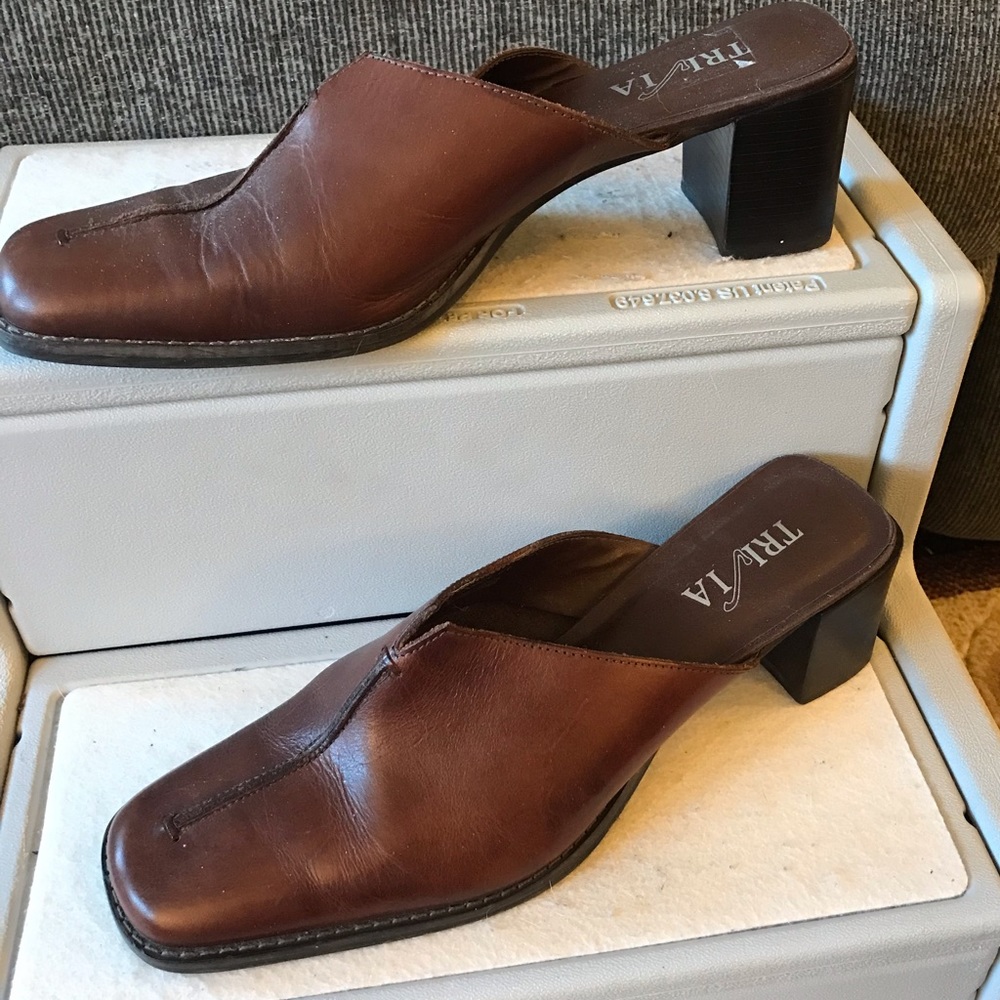 Trivia Genuine Italian leather slip on heels